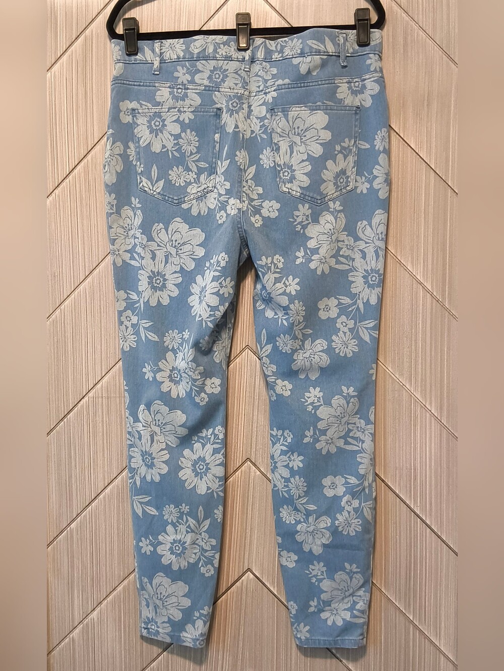 Time and Tru XXL 20 Blue Floral Denim Skinny Jeans Cottagecore Plus Size - Picture 4 of 5